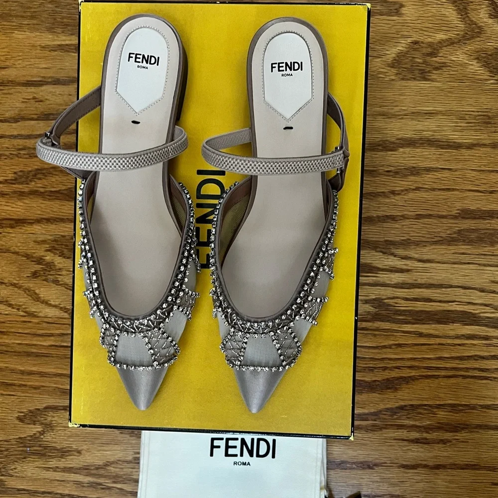 😊SOLD😊 Fendi Colibri Crystal Embellished mule in 37 - Picture 1 of 9